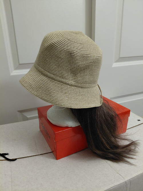Beige summer hat with hair