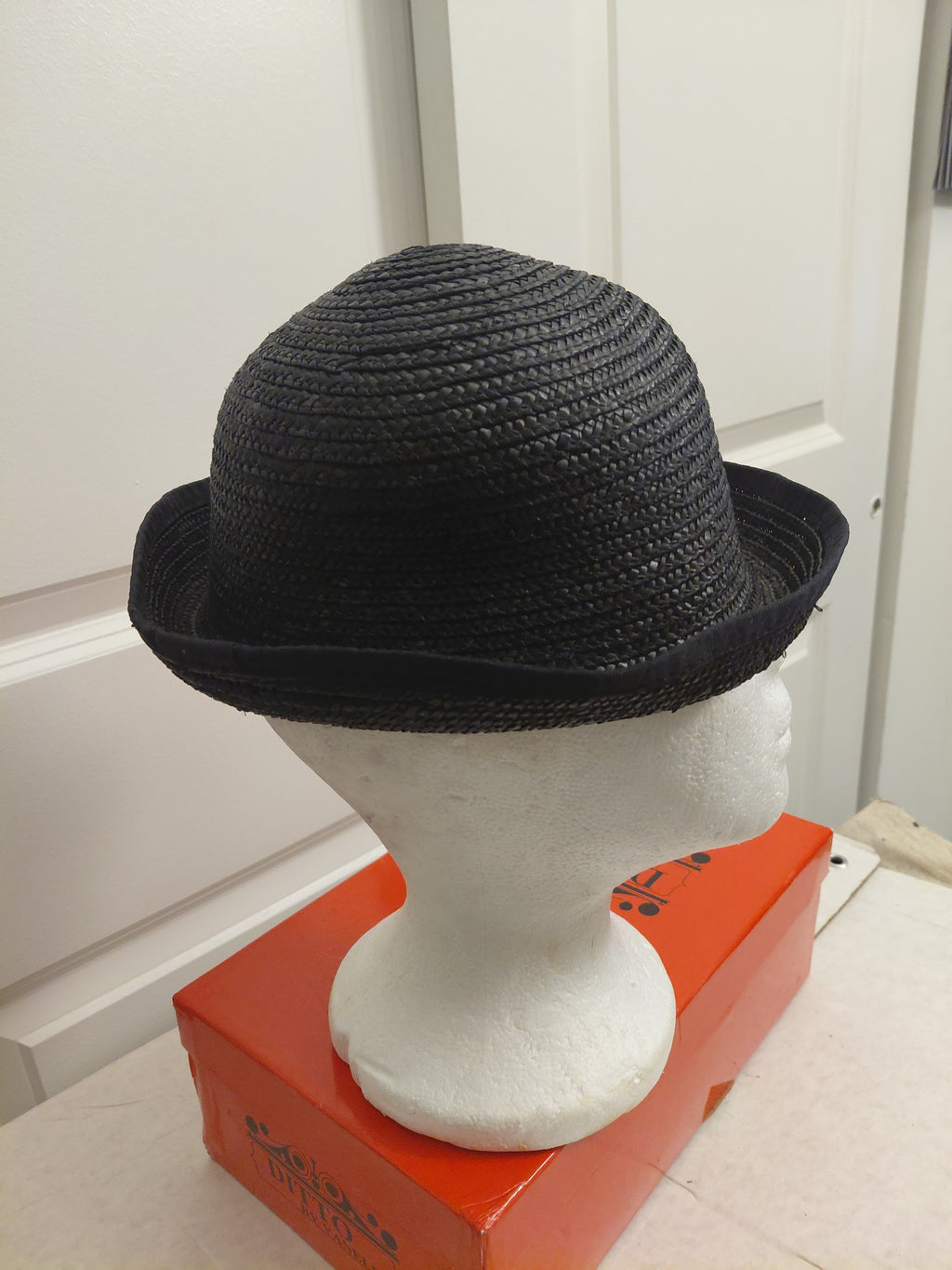 little Girs Black straw hat