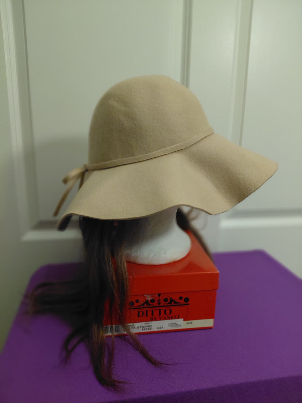 Tan Floppy hat with Brown hair