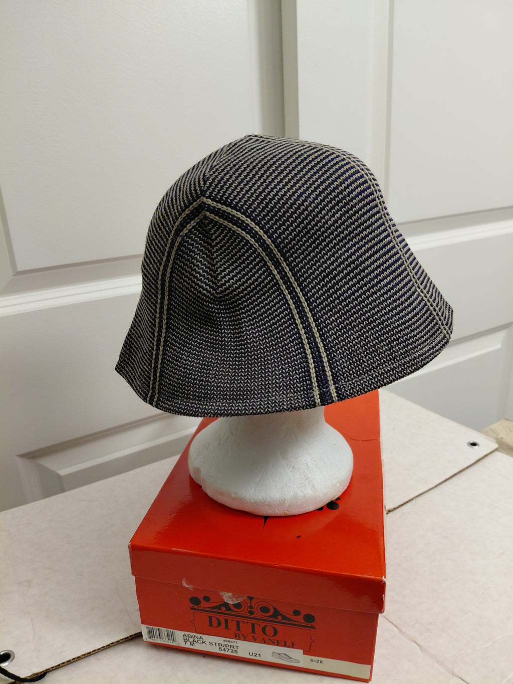 Lightweight hat