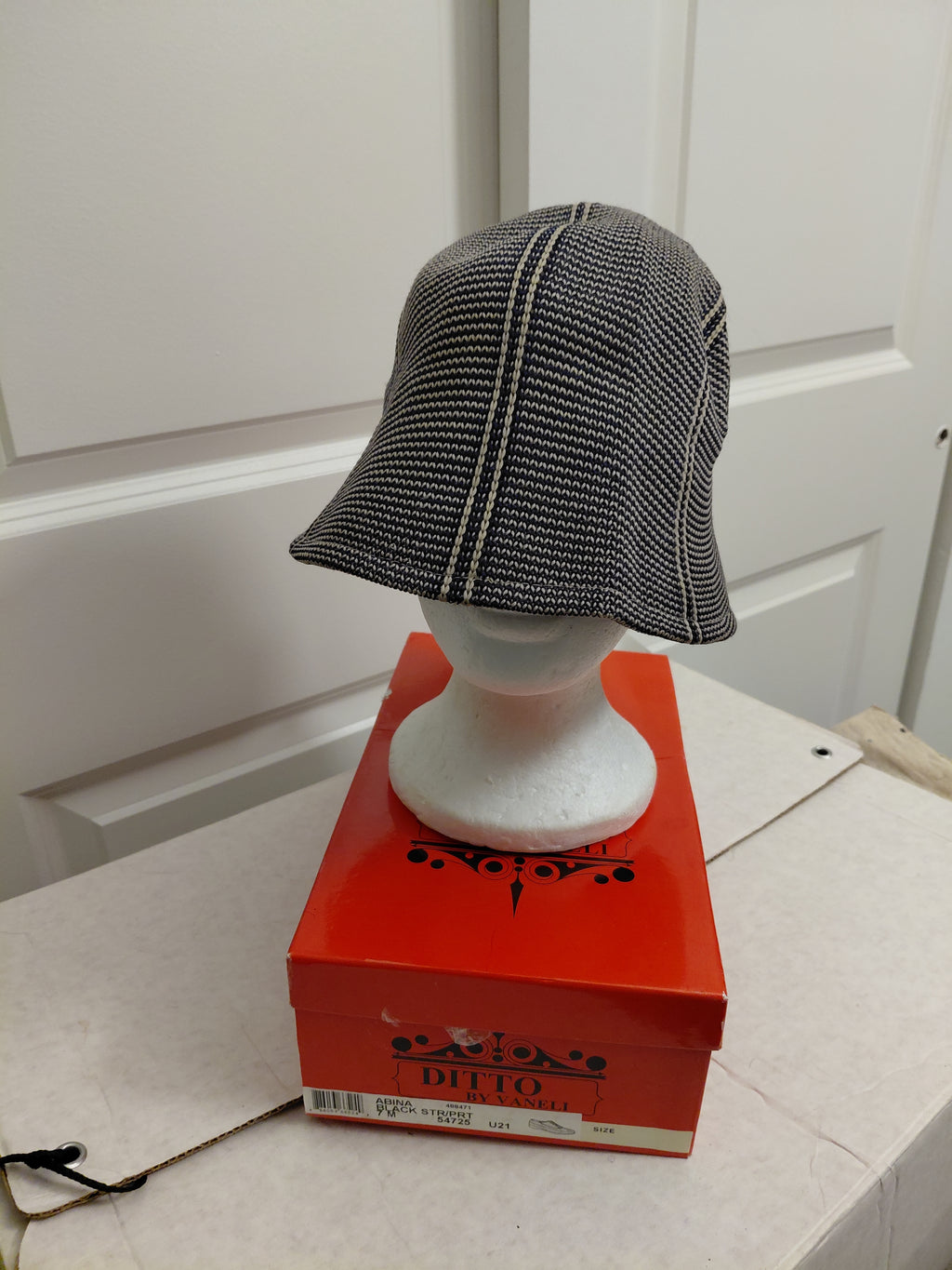 Lightweight hat